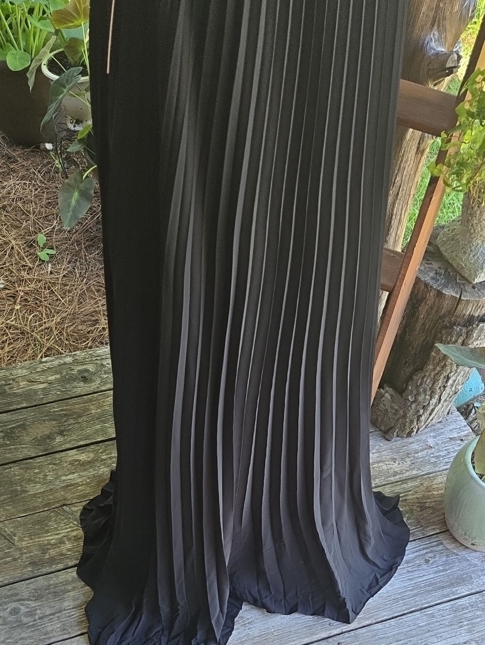 Express Black Empire Waist Pleated Lower Maxi Dress Size Medium - Picture 4 of 11
